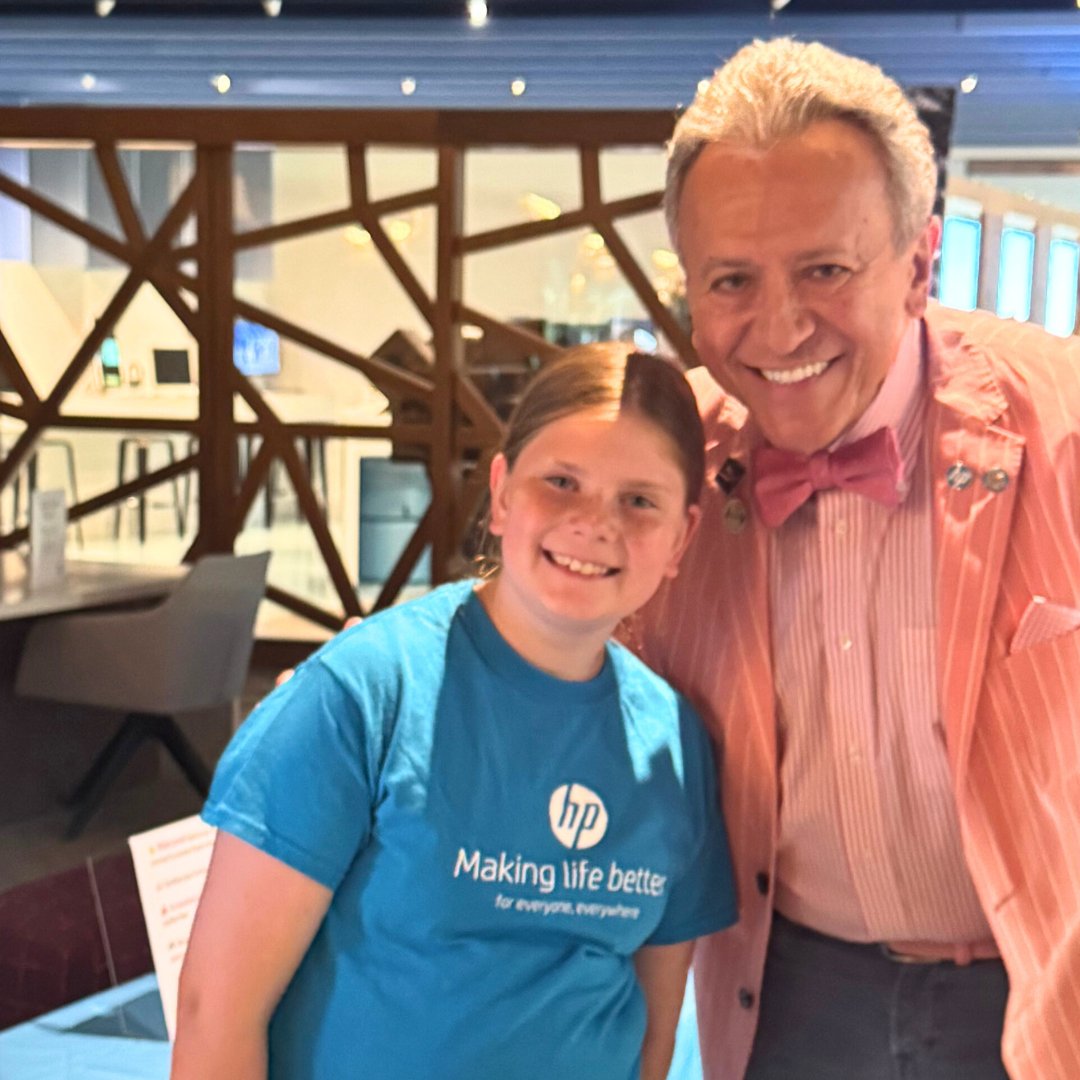 RiceU_STEM's tweet image. Sharing sparks of innovation! Our R-STEM team joined @HP and @compudopt for an incredible day of hands-on STEM fun with future tech leaders. #CompUDopt #HP #RSTEM #ImpactingFutures