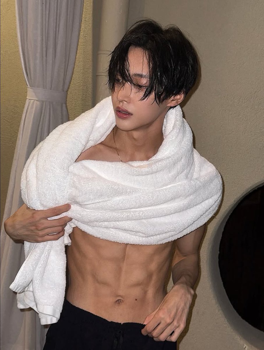 sunkissdesu's tweet image. anyeong fine shyt