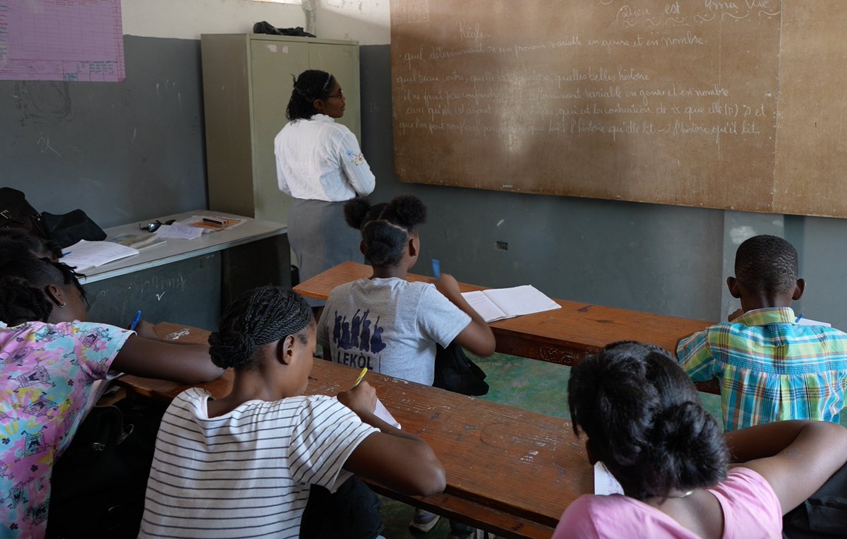 In Hinche and nearby communes, non-formal education activities allow thousands of displaced children to continue learning, with 1,000 final-year students receiving essential school supplies thanks to <a href="/Sida/">Sida</a>.

#foreverchild 💙