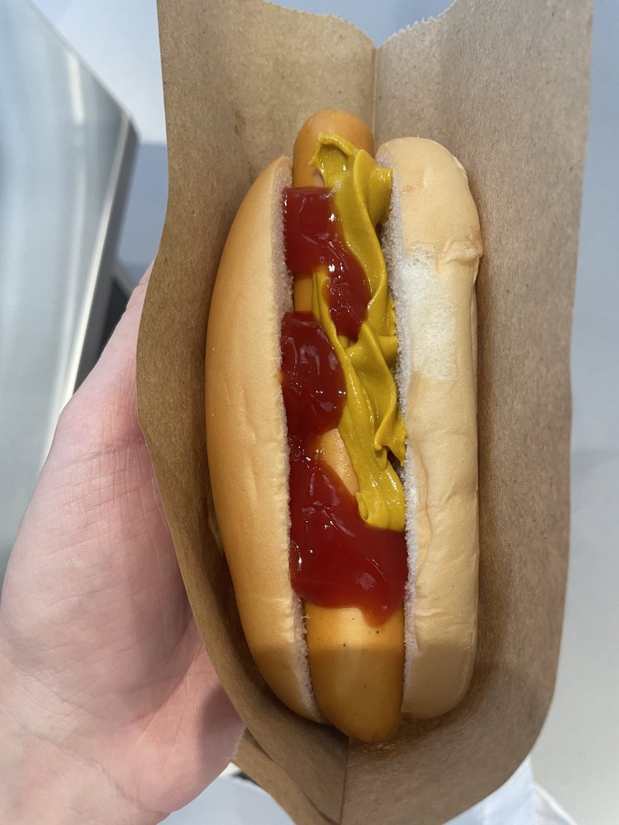 eftegarie's tweet image. I love going to IKEA alone. I chill on their couches and call my mom. Or play Celine Dion through my headphones. Maybe buy some random items and eat their ฿15 hot dog. That's just ~$0.50. God bless Thailand prices.
