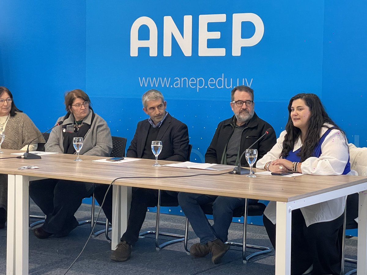 La directora de Relaciones Internacionales y Cooperación, Victoria Faroppa, expresó: “Quiero reconocerlos a ustedes que son los protagonistas y hacen que todo el trabajo que hemos hecho tenga sentido”. Luego los nombró uno a uno y les agradeció por su compromiso y participación.