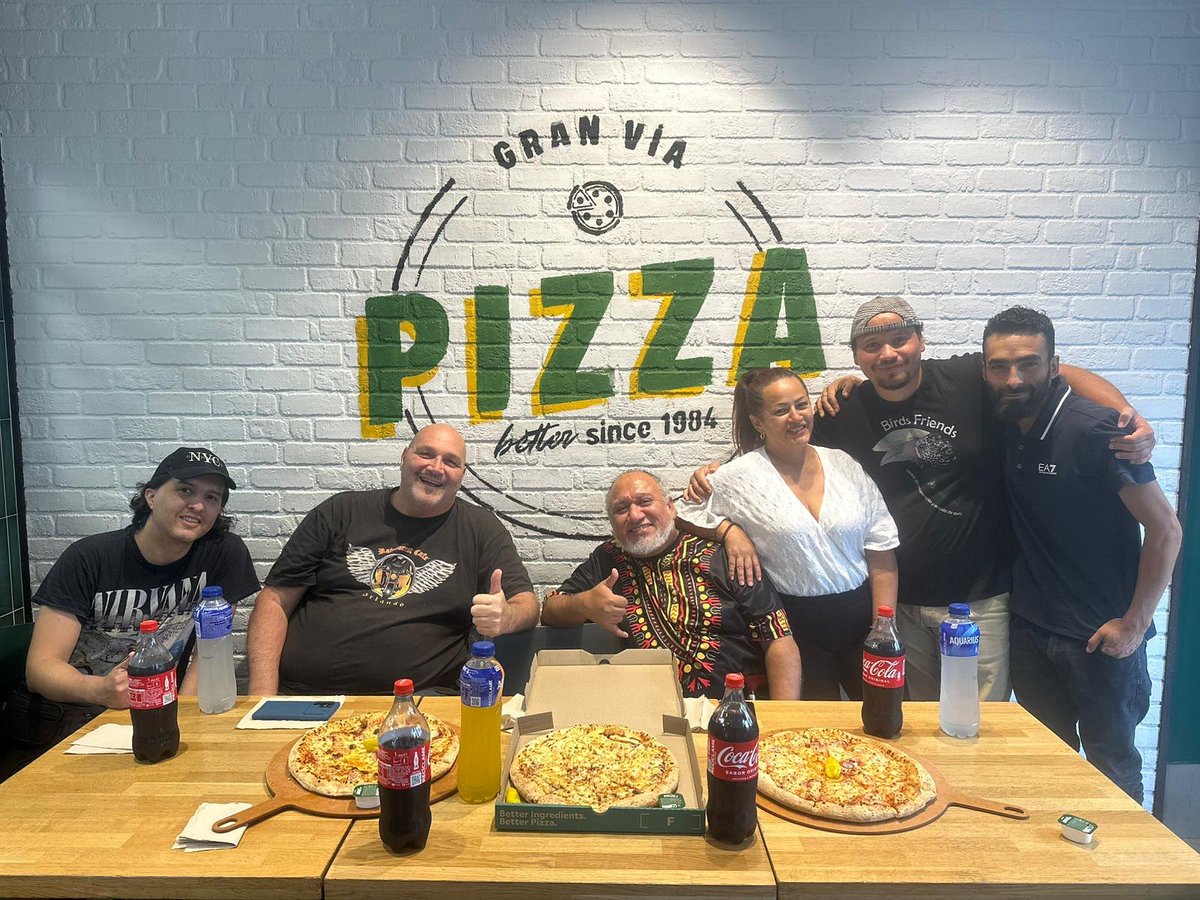 Andrew Funk ⛺️ (@andrewfunkspain) on Twitter photo A special thanks to Vincent Steffanini for setting up a lunch at <a href="/PapaJohns/">Papa Johns</a> with some of the #HomelessEntrepreneur(s) in Barcelona, Spain before we take off next week to start The Great Walk!
We’ll be walking +1 million steps for over 1 million homeless people in Europe. A special thanks to Vincent Steffanini for setting up a lunch at <a href="/PapaJohns/">Papa Johns</a> with some of the #HomelessEntrepreneur(s) in Barcelona, Spain before we take off next week to start The Great Walk!
We’ll be walking +1 million steps for over 1 million homeless people in Europe.