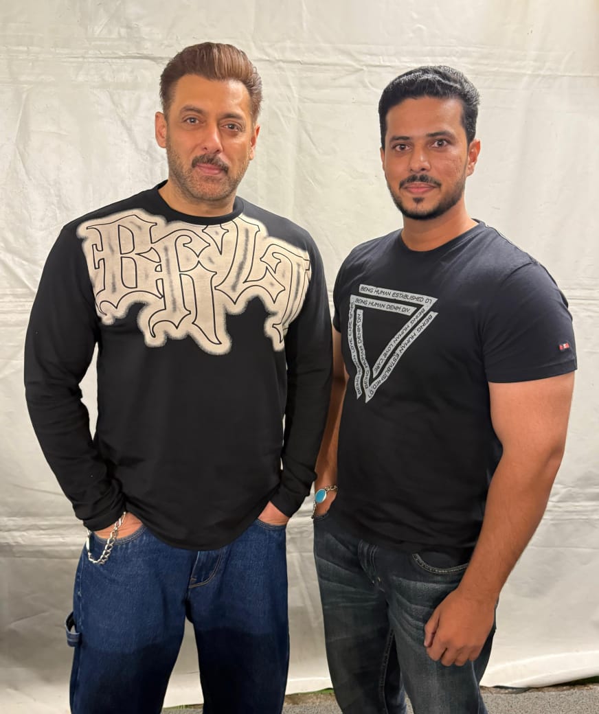 Only_4Salman's tweet image. Latest pic of Megastar #SalmanKhan, looking fit nd Dashing ๐ฅ๐ฅ
Congratulations Bhai @BeingRajask ๐ฅนโค๏ธ