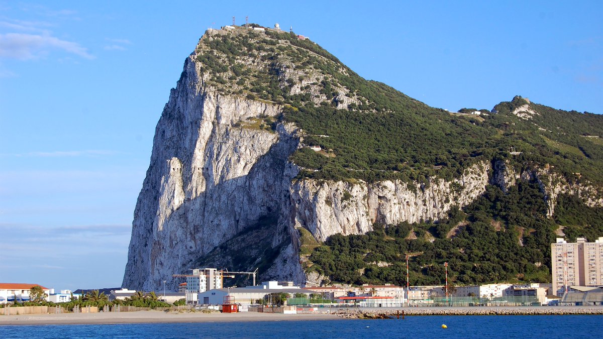 HooptyBooty's tweet image. the beach landing scene takes place in Gibraltar

#Battlefield6