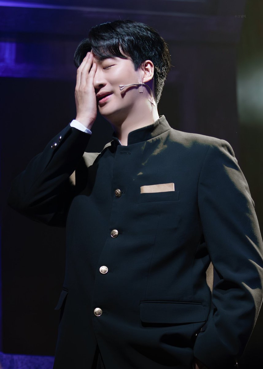 theday_of_pic's tweet image. 250724 뮤지컬 &amp;lt;민들레피리&amp;gt; 
스페셜커튼콜 M1. 안부1

윤동주 #안재영 

보고픈 마음 호수만하니, 눈 감을 밖에