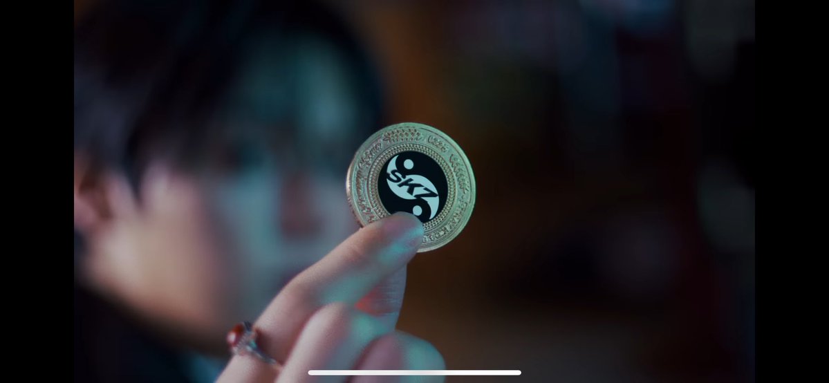 hanjiIuv's tweet image. so I will definitely be figuring out how to make freebie coins like this for the next tour 😭
#StrayKids #KARMA
