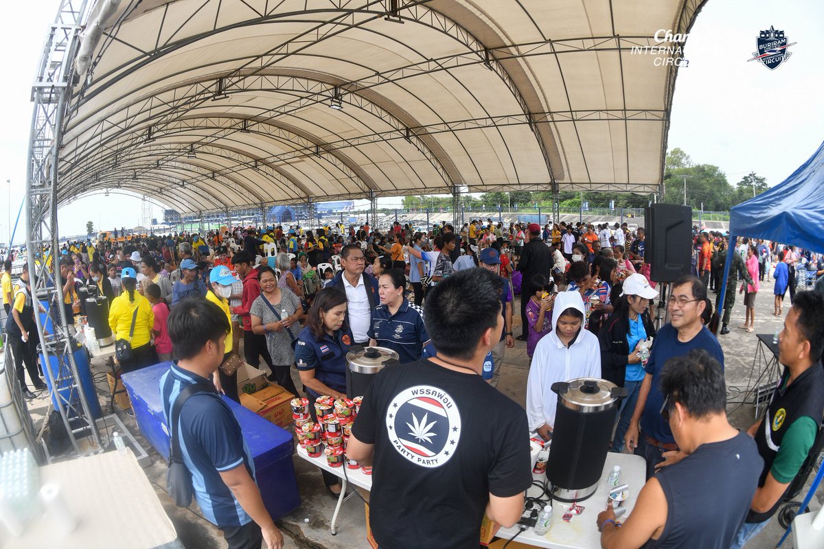 denkmit's tweet image. The Chang circuit has been opened up as a refugee camp to help those evacuated from areas where fighting between Thailand and Cambodia has broken out. Buriram is only 75km from the border.