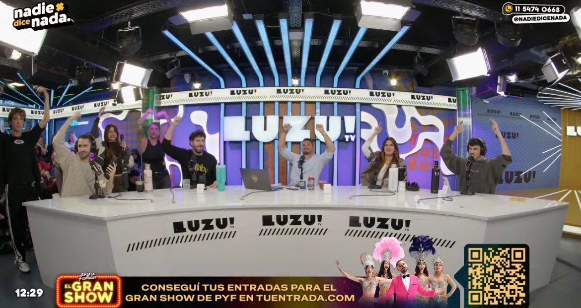 PolitoMor's tweet image. 📱los de #NadieDiceNada 110k con sus viewers base se mantiene como lo más visto en este momento y sigue siendo el único directo que logra esos números diario en un vivo. Están viéndolos ?👀👇