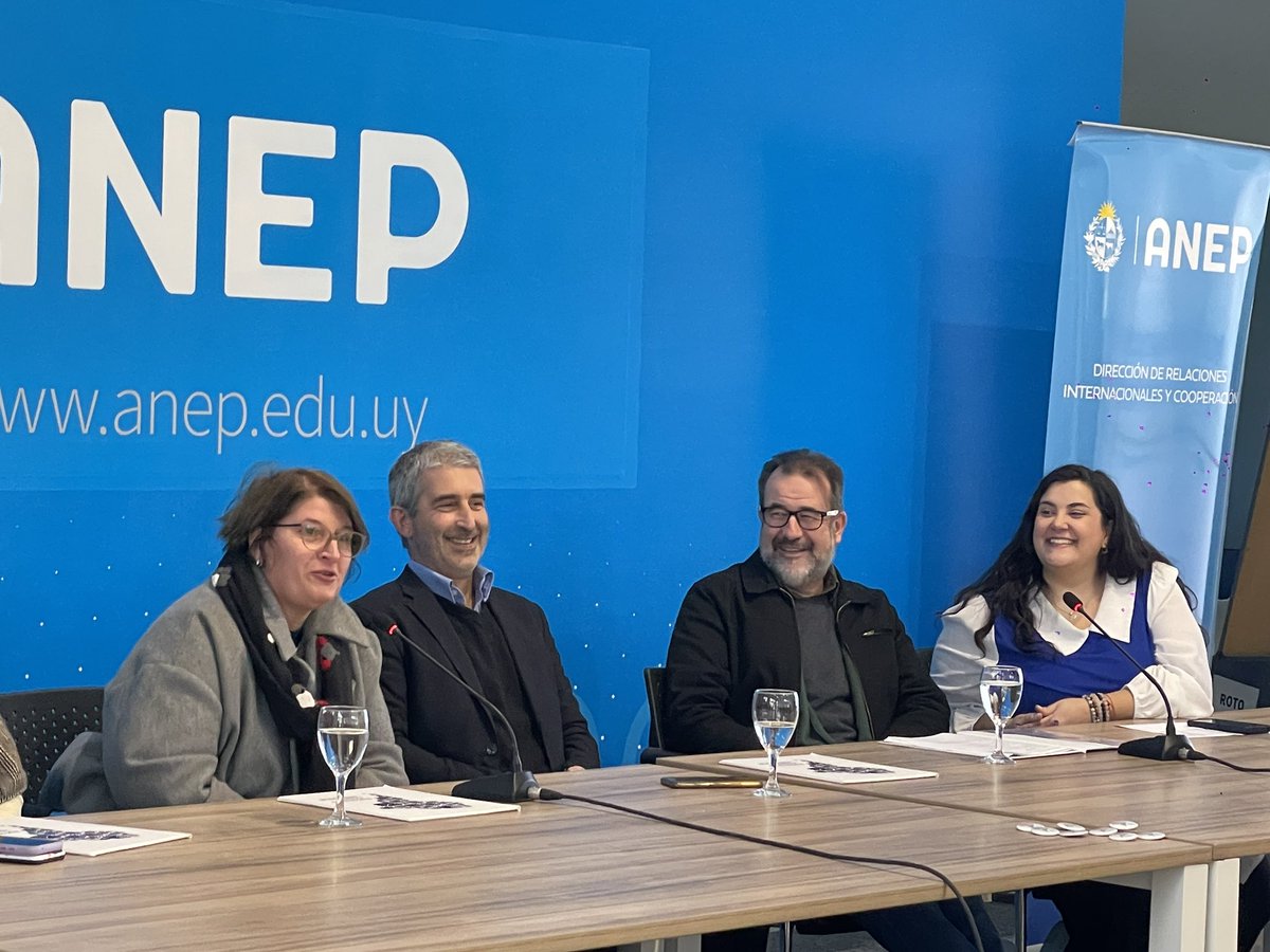 La directora general de <a href="/UTU_Uruguay/">UTU</a>, Virginia Verderese, expresó: “Disfruten cada una de estas etapas, aprovechen todos los espacios y compartan con otros jóvenes. Escuchar la voz de los estudiantes para nosotros es fundamental. ¡Vamo’ arriba Uruguay!”.