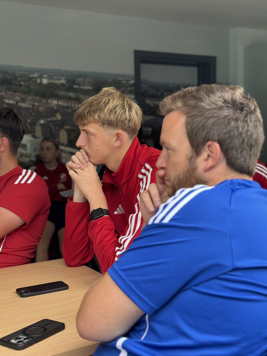 STFCfoundation's tweet image. 💪 Always improving 🧠
This afternoon our coaches underwent in-house training ahead of our Kellogg’s Football Camps ⚽️
If you’re yet to sign up, there’s still a few spaces left, so don’t miss out! Sign up via the link below, or email josh@stfcfoundation.com ⏳
🔗…