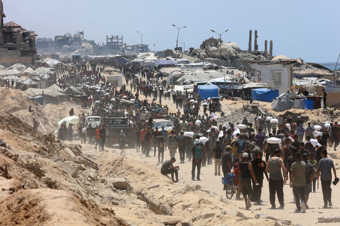 RefugeesIntl's tweet image. "A coalition of 109 humanitarian and human rights organisations, including Mercy Corps, the Norwegian Refugee Council, and Refugees International, has issued a stark warning..." Read more about the mass starvation crisis in Gaza @AJEnglish.
buff.ly/cOpNvy9