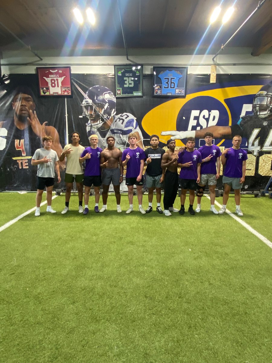THE DB ROOM (@thedbroom206) on Twitter photo 2x State Champion <a href="/AnacortesFB/">Anacortes Seahawk Football</a> Secondary Was in the lab the last 2 day learning and putting in the work. Excited to see them apply what they learn this season. 2x State Champion <a href="/AnacortesFB/">Anacortes Seahawk Football</a> Secondary Was in the lab the last 2 day learning and putting in the work. Excited to see them apply what they learn this season.