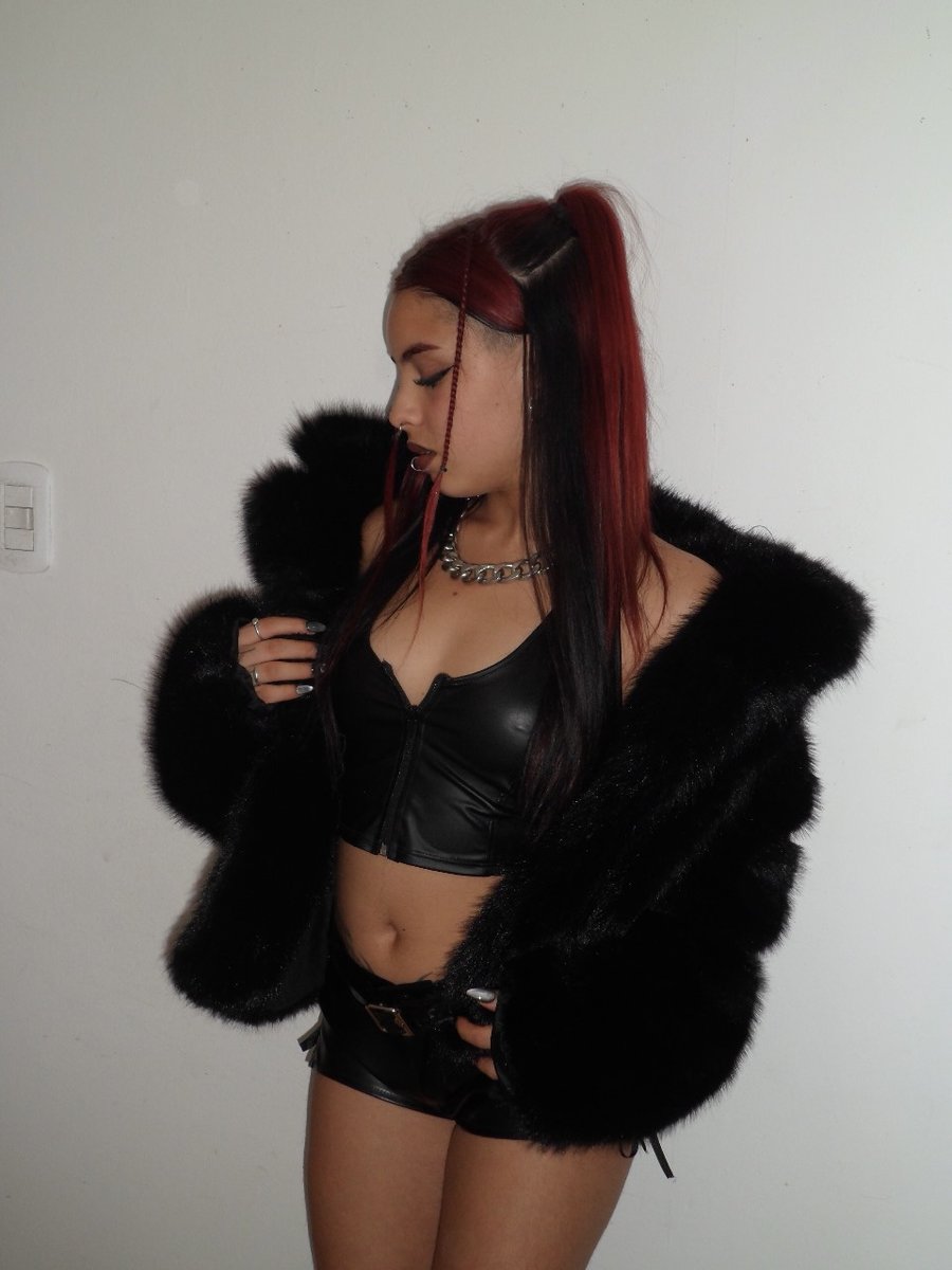 Quantum_Steph's tweet image. I’ll ride your face ‘til your chin’s soaked, thighs locked tight, smothering you in my mess.
Then you're going to bend me over and fuck me with my little toy until I moan like the desperate little toy I am.. Now be a good boy and click. 👇
onlyfans.com/stephingaround…