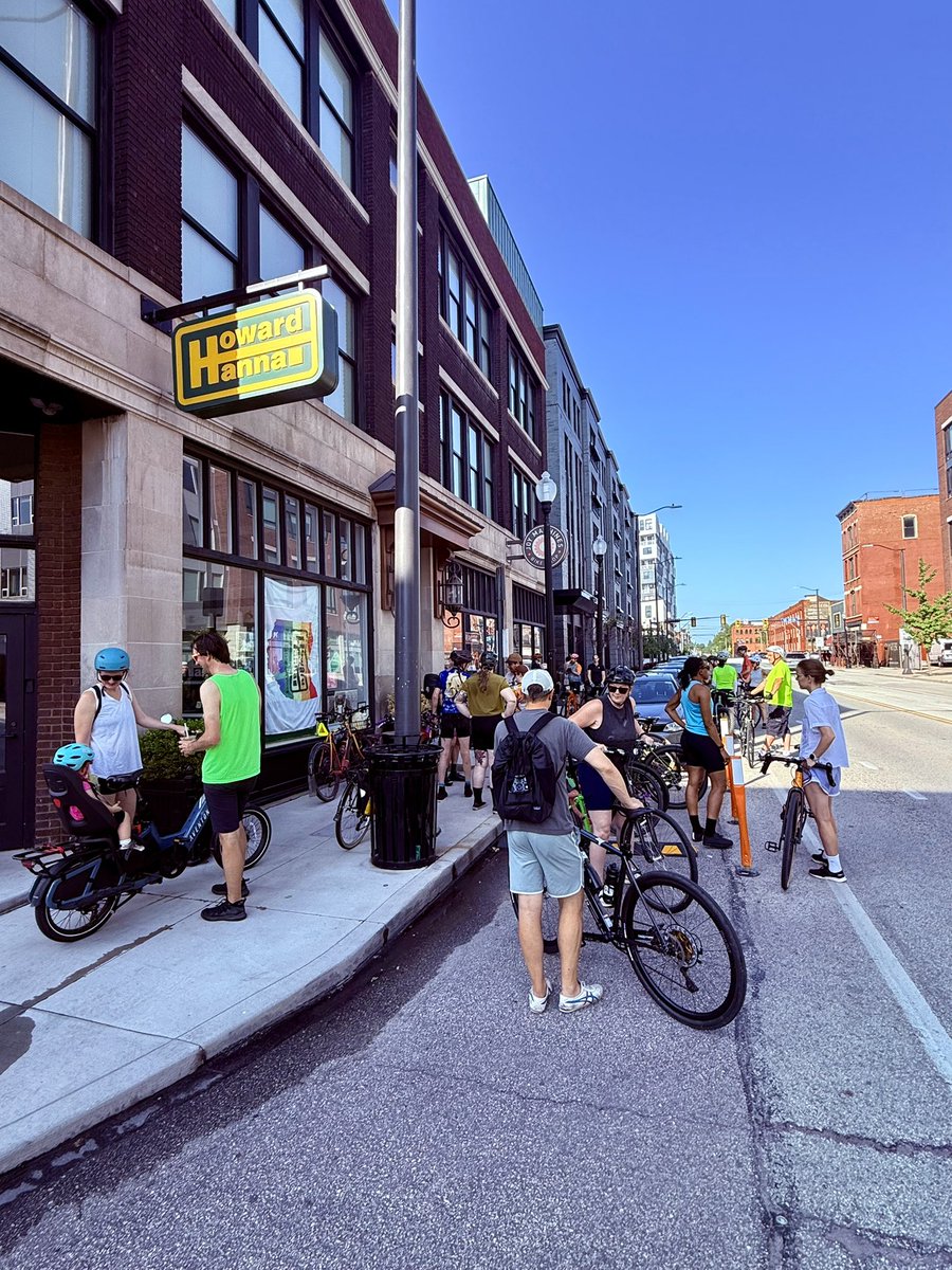 SkrticX's tweet image. Great to see Alex Nosse, owner of Ohio City’s Joy Machines Bike Shop, gathering with riders on a sunny June Sunday. The group was gearing up for a 20-mile ride to Forest Hill Park—linking East Cleveland &amp;amp; CLE Heights. Smiles all around before taking on the heat and the hills.