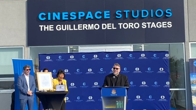 TOFilming_EM's tweet image. Guillermo del Toro honoured with Key to the City as Cinespace unveils the “Guillermo del Toro Stages”
toronto.ca/news/guillermo…
