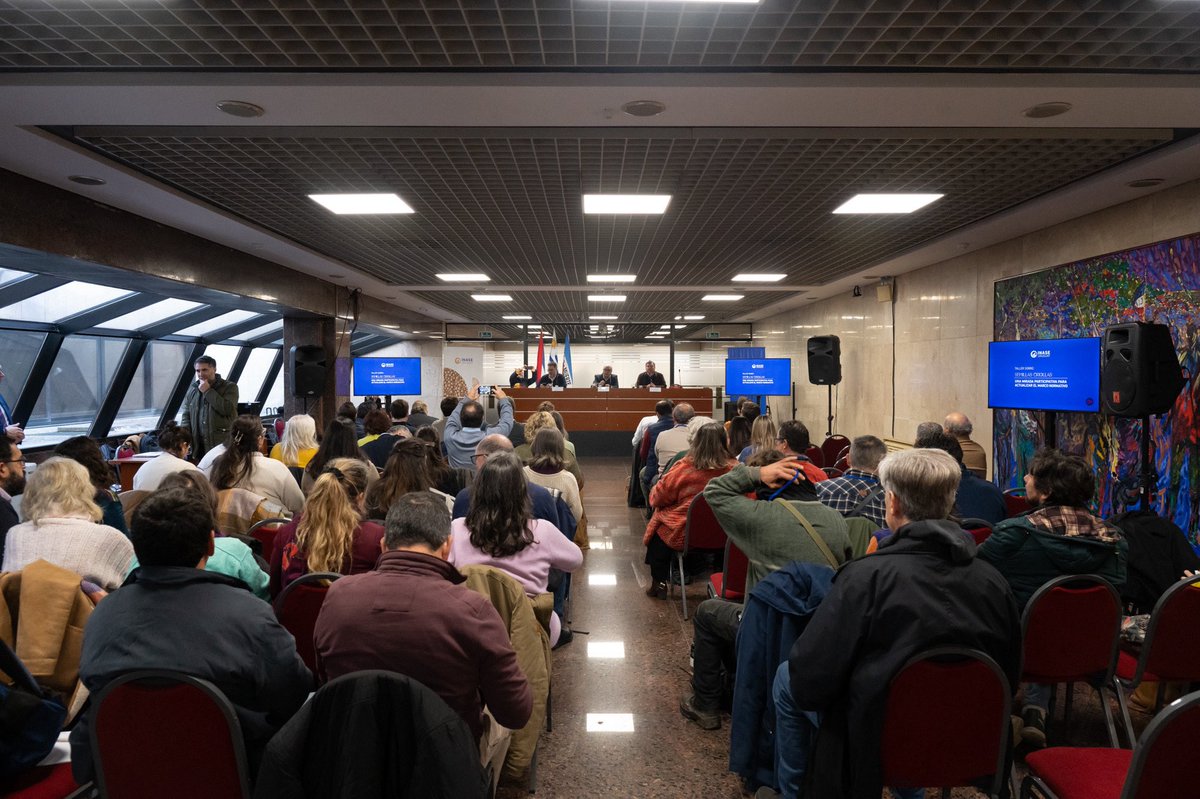 Parlamento_UY's tweet image. 🌾 | Esta mañana en la Sala Acuña de Figueroa, @INASE_UY realizó el taller sobre semillas criollas denominado: “Una Mirada Participativa para Actualizar el Marco Normativo”.
(+) goo.su/FNrGFln