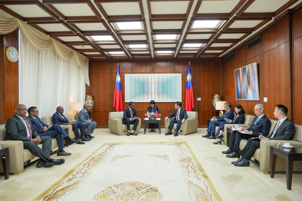 The #Somaliland delegation is so thoroughly prepared that they didn’t even bother to bring any note-taking tools!