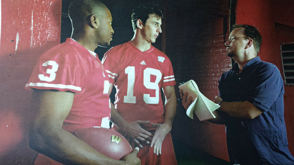 UWMadison's tweet image. Ten years after his passing, beloved #Badgers sportswriter and @uw_sjmc alum Tom Mulhern’s legacy lives on through the next generation of sports journalists.
Read more: journalism.wisc.edu/news/more-then…