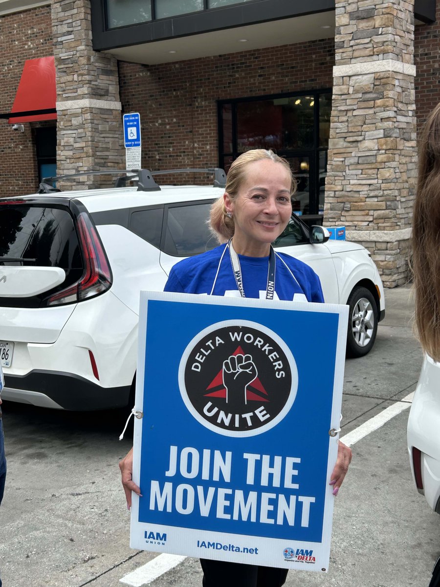 AFA-CWA (@afa_cwa) on Twitter photo .@delta workers are organizing for our union!
<a href="/AFLCIO/">AFL-CIO ✊</a> President <a href="/LizShuler/">Liz Shuler</a> met up with <a href="/Delta/">Delta</a>AFA Flight Attendants and <a href="/IAM_DeltaRamp/">Delta Ramp Workers Union</a> to get the latest on our historic campaign. ✊✈️ #OrganizeAndFlyTogether .@delta workers are organizing for our union!
<a href="/AFLCIO/">AFL-CIO ✊</a> President <a href="/LizShuler/">Liz Shuler</a> met up with <a href="/Delta/">Delta</a>AFA Flight Attendants and <a href="/IAM_DeltaRamp/">Delta Ramp Workers Union</a> to get the latest on our historic campaign. ✊✈️ #OrganizeAndFlyTogether
