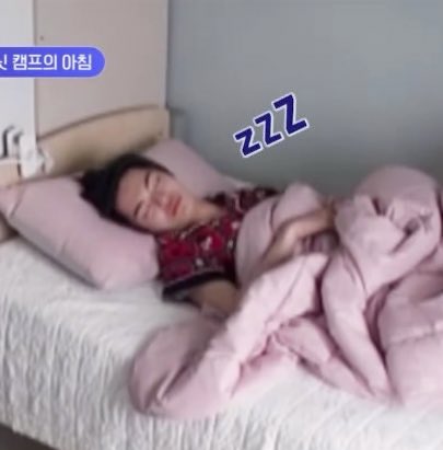 leozwsgd's tweet image. “i like to lie down” 
least we know bros honest