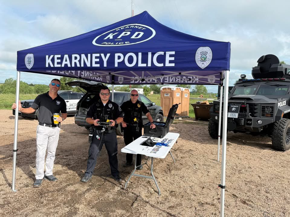KPD224's tweet photo. This morning Kearney Police Department is joining Kearney CrossFit for their annual Belite Camp 2025 along with the Nebraska National Guard. They set up an excellent Operation Team Challenge course at the Kearney Dog Park. 

The teams had 20 minutes to complete each of the 5 stations:

1. 1.5 mile run and memory challenge

2. Smoker run and mine field traverse

3. Grenade toss challenge

4. Litter carry (2 x 140lb litters)

5. Spider web burpee AMRAP

Young athletes ages 12-18 learned to work together to accomplish this mission!
We’d like to thank everyone for coming together to make this such a great success! #joinkpd #Belite