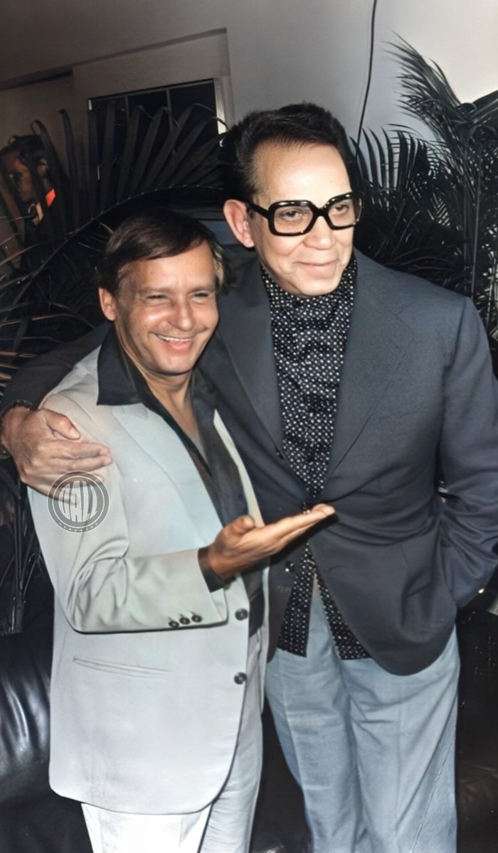 DALL97m's tweet image. Caracas, Venezuela, circa: 1982. Amador Bendayan junto a Mario Moreno «Cantinflas», 📷 B/N llevada a color.