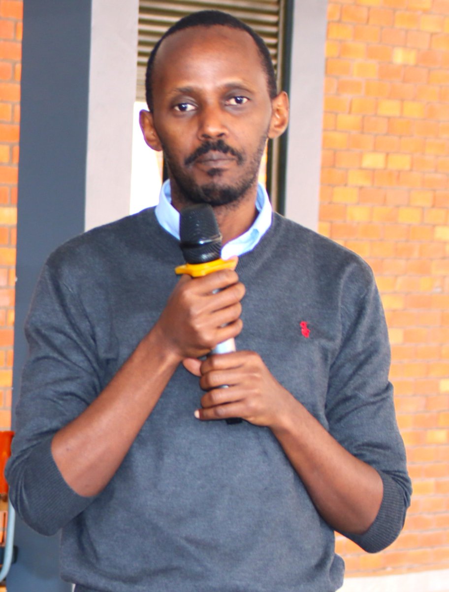 GSF_RC's tweet image. Day 4 of #BoyzToMen featured @antale, CEO of @rwictchamber, who led an insightful talk on Digital Responsibility.
💡 Smarter screen use
💬 Positive online behavior
🎯 Purpose-driven tech habits
#DigitalLiteracy @RwandaICT @RISARwanda @EquiBridge @Rwanda_Child