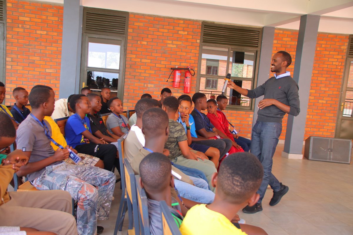 GSF_RC's tweet image. Day 4 of #BoyzToMen featured @antale, CEO of @rwictchamber, who led an insightful talk on Digital Responsibility.
💡 Smarter screen use
💬 Positive online behavior
🎯 Purpose-driven tech habits
#DigitalLiteracy @RwandaICT @RISARwanda @EquiBridge @Rwanda_Child