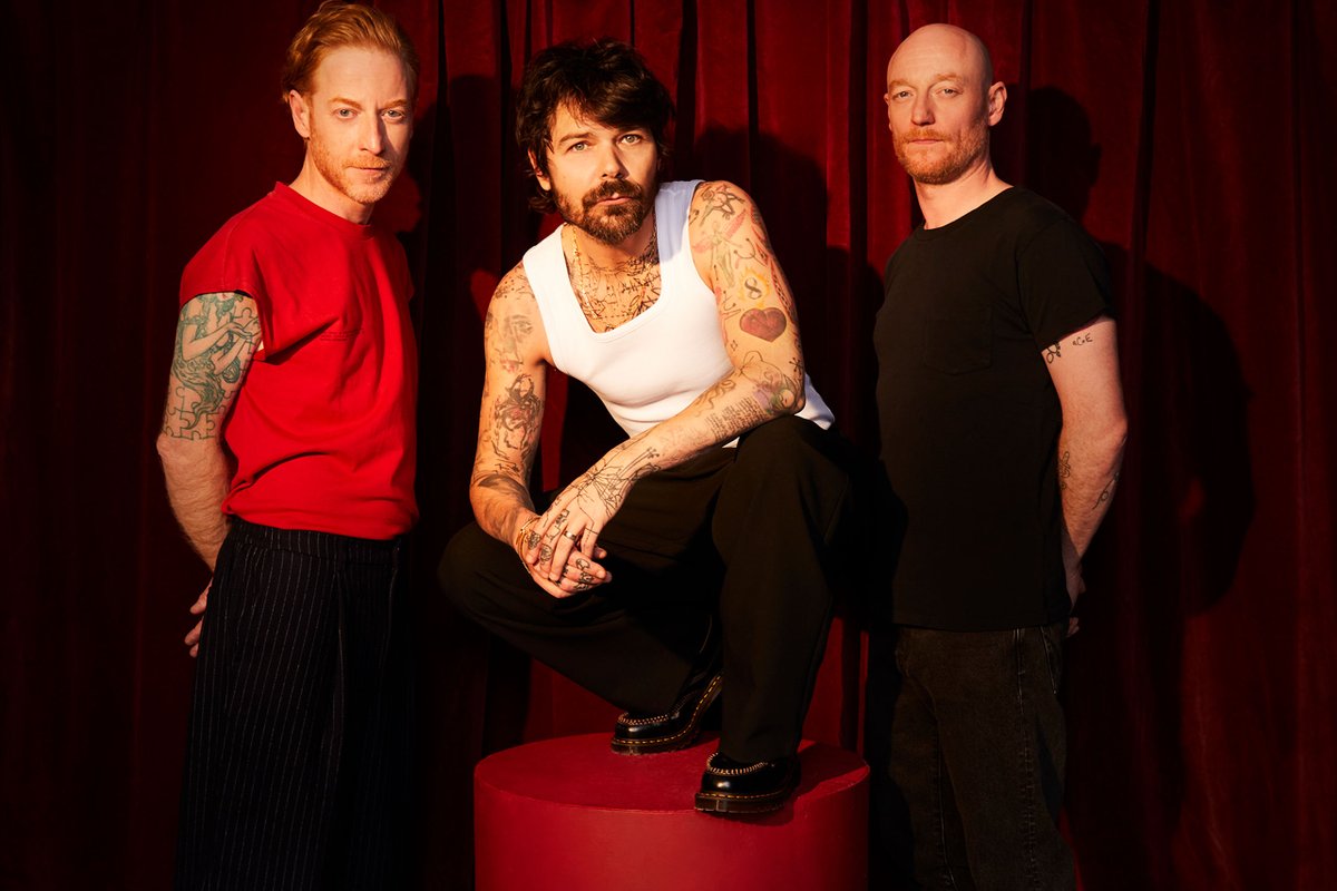 readdork's tweet image. Biffy Clyro have booked a UK and Ireland arena tour for their upcoming new album
readdork.com/news/biffy-cly…