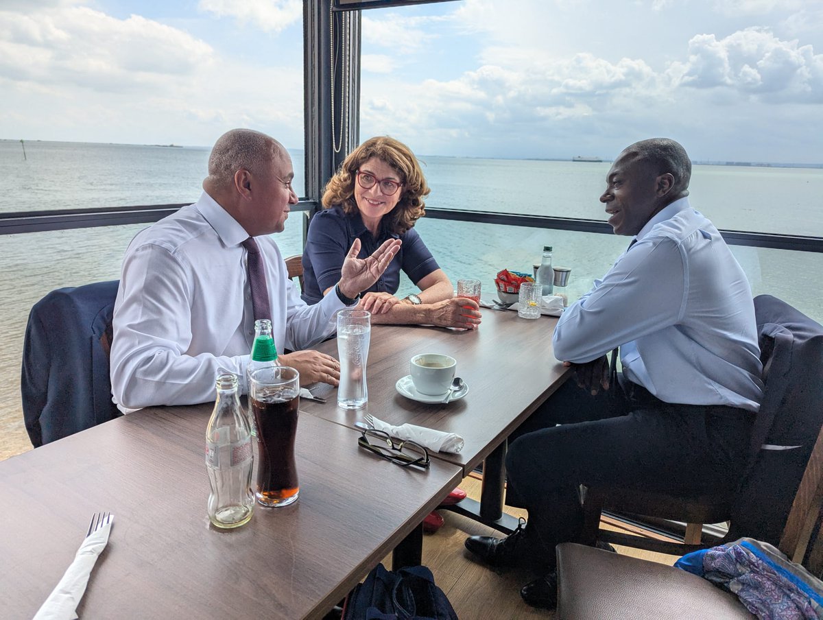 DavidBSampson's tweet image. 🐟🍟 Thanks to the fantastic staff at The Beach Hut for brilliant service and delicious food - the scampi and chips was great!
It was also a beautiful venue to speak with @DianaJohnsonMP and @BayoAlaba about the bright future ahead for Southend, Leigh, and Rochford. 🐟🍟