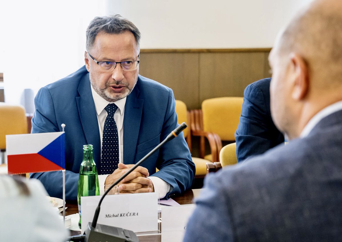 MichKucera's tweet image. Důležité setkání s předsedou zemědělského výboru Verchovné rady Ukrajiny Oleksandrem Gajdou.
Diskutovali jsme o podpoře Ukrajiny v jejím boji za svobodu a o klíčové roli zemědělství při obnově země. Všichni musíme dělat maximum, aby zločinec Putin neuspěl. Je to v našem zájmu.