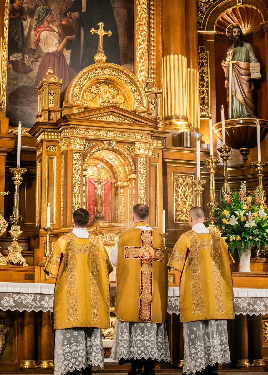 SJCantius's tweet image. “Pray that we shall persevere with good humor, patience, kindness and love, in times of trouble and conflict.” - St. John Cantius