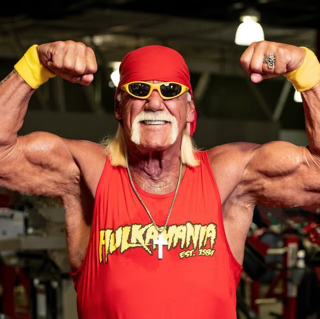 luchalibreonlin's tweet image. 🚨🚨🚨¡ÚLTIMA HORA!🚨🚨🚨

Es oficial. Hulk Hogan ha fallecido a sus 71 años. TMZ confirma la triste noticia. Nuestras condolencias a su familia y amistades. Reportan que fue un alegado paro cardiaco en su hogar. No puedo creerlo.