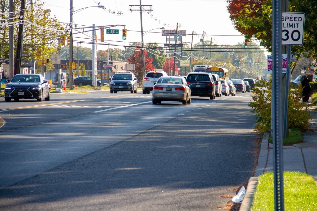 NJTPA's tweet image. A Local Concept Development Study of County Line Road and Kennedy Boulevard in Lakewood, Ocean County investigated 3 alternatives to improve traffic congestion and safety, including a five-leg roundabout. DETAILS: njtpa.org/Newsroom/NJTPA…