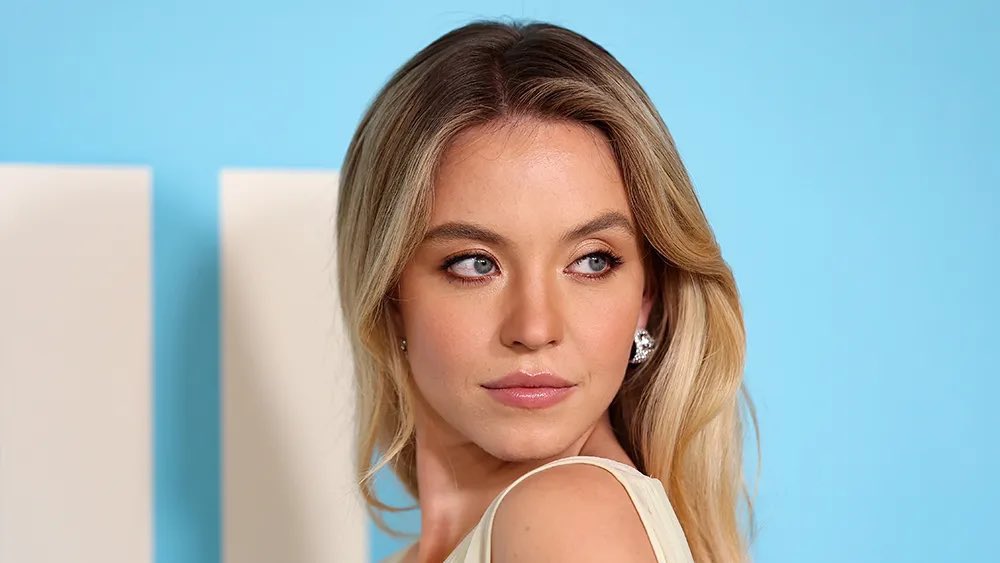 dexp0nential's tweet image. Sydney Sweeney has joined @chumchumsnft as brand ambassador. Welcome Sydney!