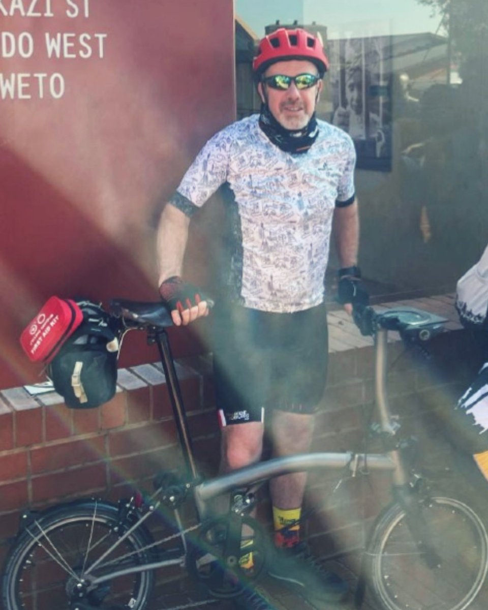 LMAppeal's tweet image. Chris Lovitt is cycling 1,500km from London to Edinburgh and back - on a folding Brompton bike -raising money for The Lord Mayors Appeal and others.

🎯His goal: £1,540 or £1 for every kilometre.

Please support him here: tinyurl.com/chris-lovitt

#LEL2025 #CharityCycle #Support🚲