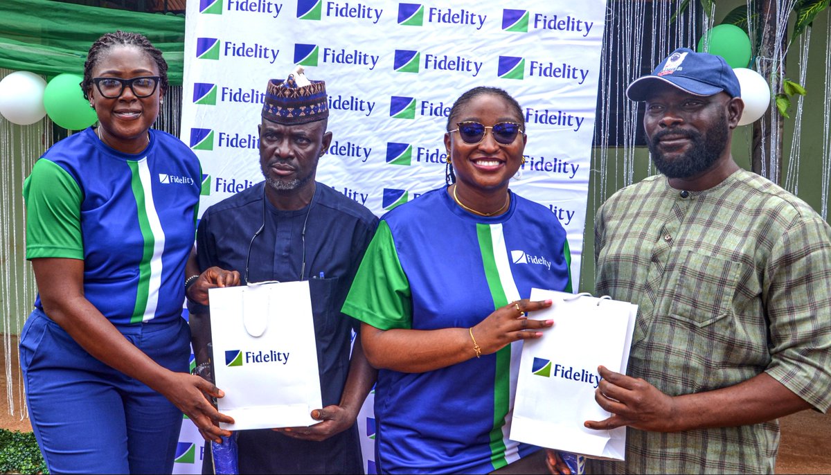 fidelitybankplc's tweet image. Fidelity Bank is empowering the future—one classroom at a time! ✨📚
Through our Fidelity Helping Hands Program (FHHP), we’ve renovated a block of classrooms and donated textbooks to Aso Pada Government Secondary School in Mararaba, Nasarawa State.
Driven by the passion of our…