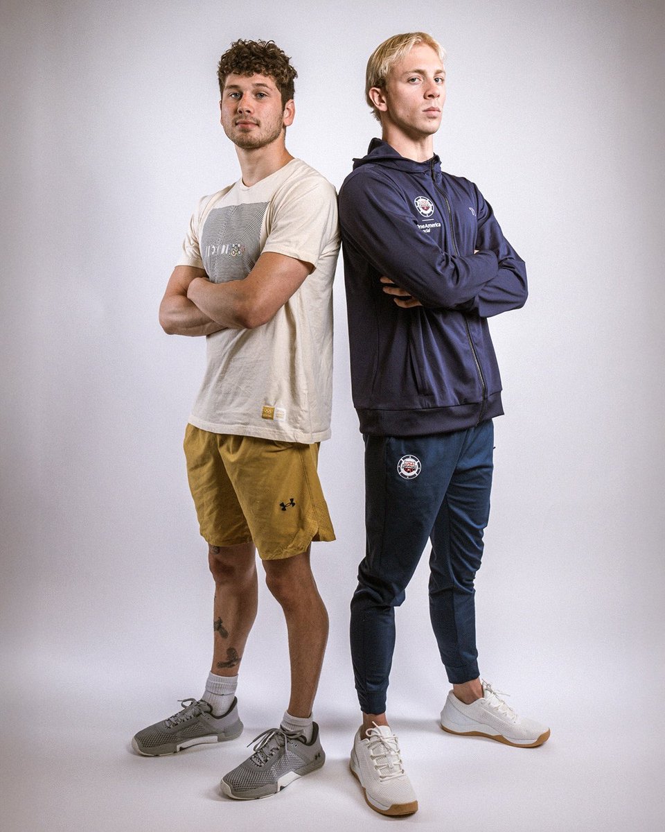 FightingIrish's tweet image. From South Bend to Singapore.
Tommy Janton (USA) and Marcus Reyes-Gentry (Mexico) repping the Irish at the World Aquatics Championships → goiri.sh/3UrKDlt
#GoIrish☘️