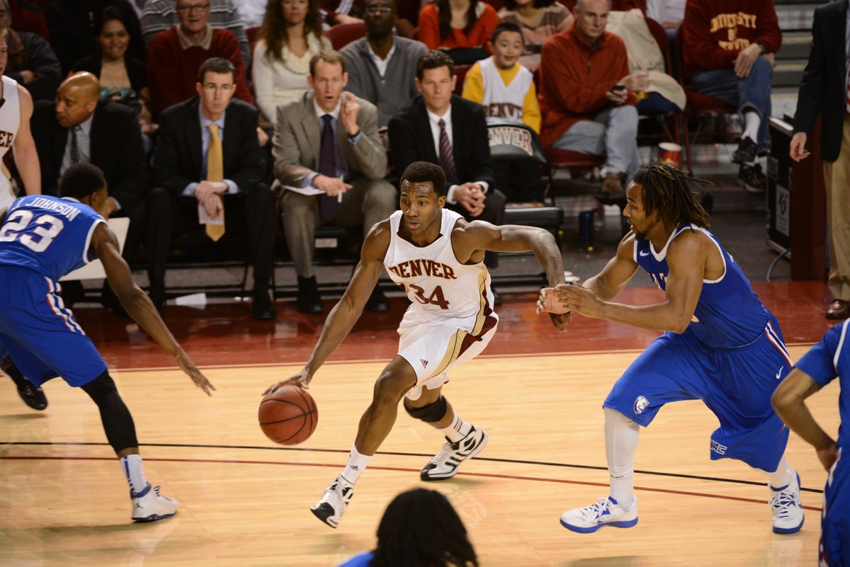 DU_MensHoops's tweet image. #TBT to Chris Udofia&apos;s 18-point and 5-block night to lead the Pios to a share of the 2012-13 WAC regular season title, the program&apos;s second DI conference regular season title.
#GoPios