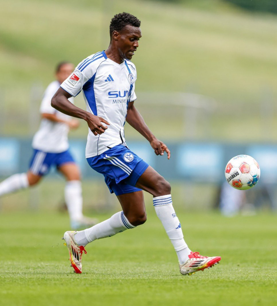 FCSchalke04BR's tweet image. O zagueiro Steve Noode (20) será emprestado novamente nessa temporada. Dessa vez, para o Union Titus Petange, de Luxemburgo.
Boa sorte, Steve! 🔵⚪️