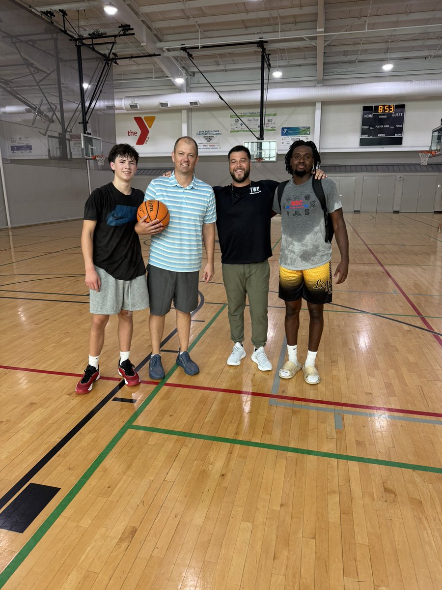 JoeGriff35's tweet image. JJ got a little better today with my former player Coach Boyd, a great skills coach !