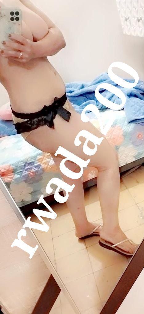 زوجين حاليا 
نريد شخص مرتب 
إعادة تغريده اجاوبك