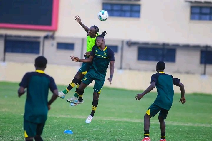 Kickgh's tweet image. Asante Kotoko hold first training at the George Campbell School of Technology, Durban ahead of Kaizer Chiefs game in the 2025 Toyota Cup 🇬🇭❤️
#AsanteKotoko