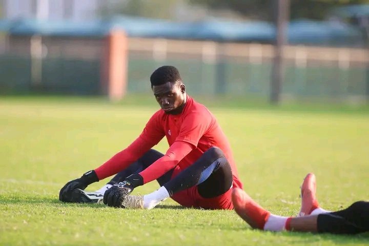 Kickgh's tweet image. Asante Kotoko hold first training at the George Campbell School of Technology, Durban ahead of Kaizer Chiefs game in the 2025 Toyota Cup 🇬🇭❤️
#AsanteKotoko