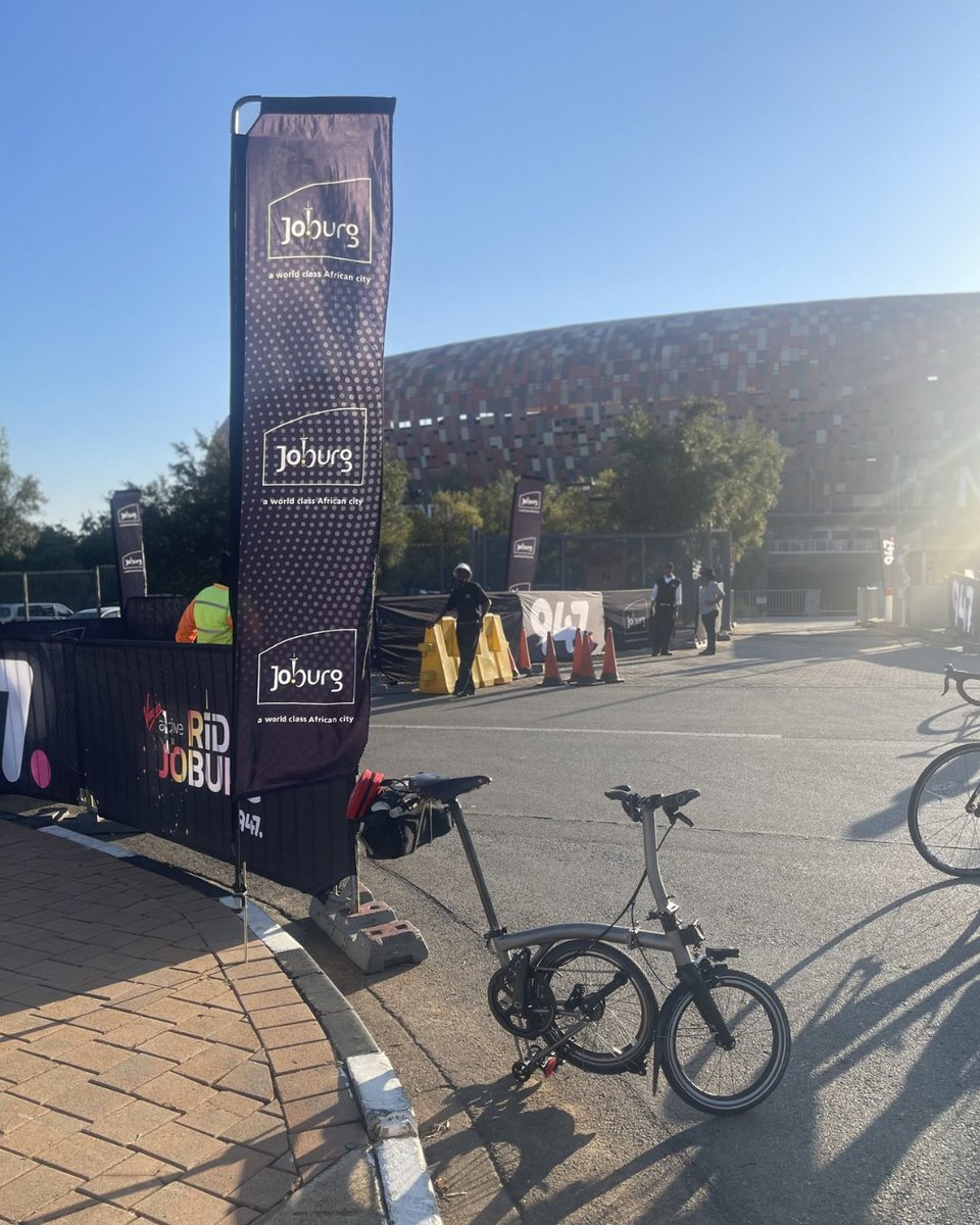 LMAppeal's tweet image. Chris Lovitt is cycling 1,500km from London to Edinburgh and back - on a folding Brompton bike -raising money for The Lord Mayors Appeal and others.

🎯His goal: £1,540 or £1 for every kilometre.

Please support him here: tinyurl.com/chris-lovitt

#LEL2025 #CharityCycle #Support🚲