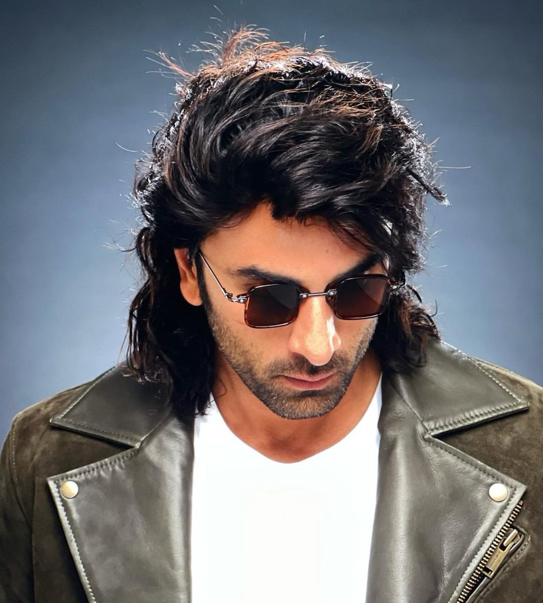 Varun_RK88's tweet image. ANIMAL KINGDOM PLOT 

#RanbirKapoor #AhaanPandey