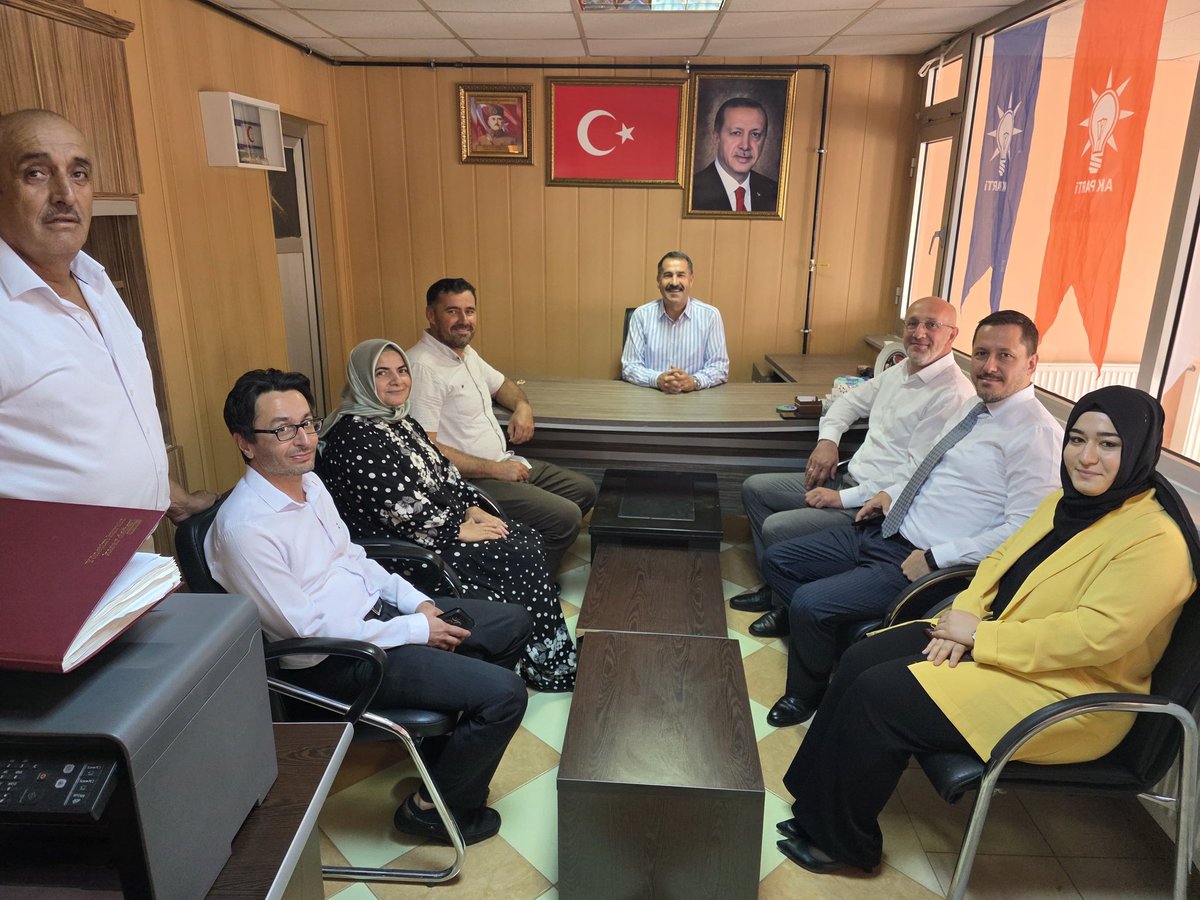 Karaman İl Başkanımız ve Karaman Milletvekilimiz ile birlikte, Karabekir İlçe Başkanımız Sn. Hüdaverdi Bardakçı’yı ziyaret ederek istişarelerde bulunduk.

Karabekir teşkilatımızın gayretli çalışmalarından memnuniyet duyuyor, başkanımıza ve tüm yol arkadaşlarımıza başarılar