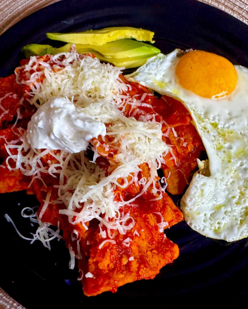 burritoconcoca's tweet image. Ya listo para las #PoderosoNews después de estos mis primeros chilaquiles que he hecho acá en el chilango (queso menonita importado de Chiwas) #PoderosoDiscoClub6