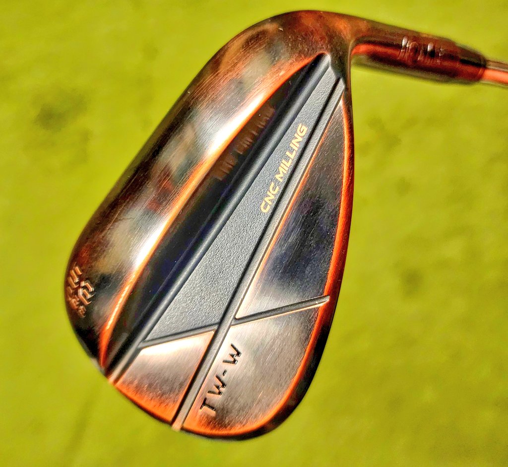 LinksNation's tweet image. New gear from @honmagolf arrived in for review, just started testing the T//WORLD W5 Copper Wedge, 58°/08 bounce. These are so sweet at impact.
I had the old Cleveland Copper Byron 50th anniversary series back in the early 90's. Have you ever played a copper wedge/iron…
