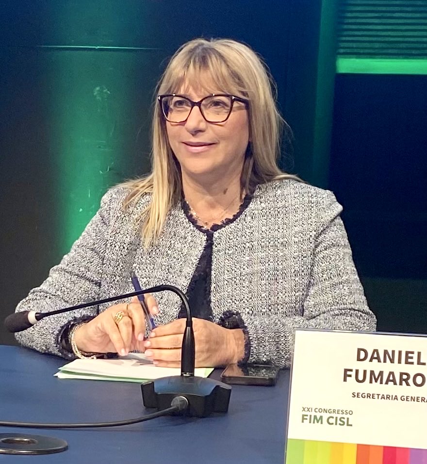 CislNazionale's tweet image. #DanielaFumarola: “Importante la firma oggi del nuovo contratto tra Unionmeccanica- Confapi ed i sindacati dei metalmeccanici che tutela e aumenta il salario dei 450mila lavoratori delle Pmi, confermando la clausola di salvaguardia per il recupero di un eventuale scostamento…